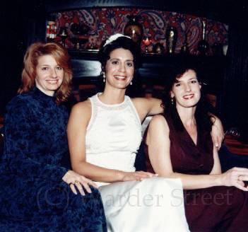 Lisa Joanie And Gina.jpg